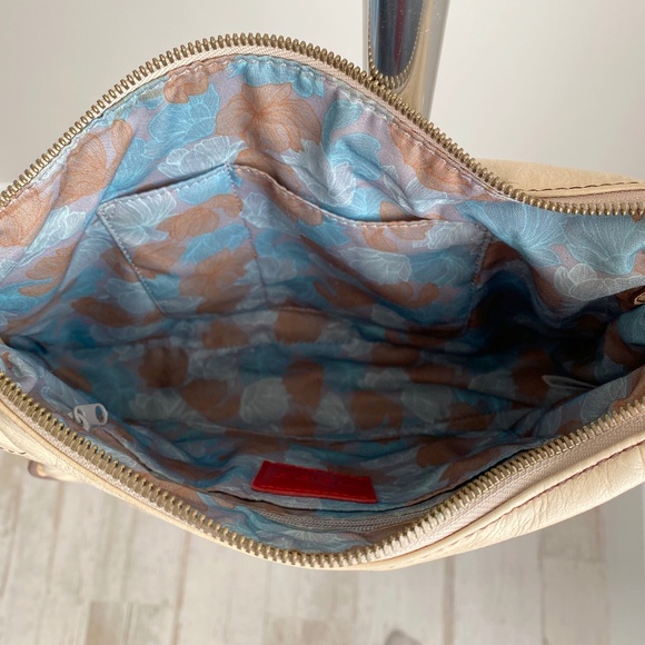 HOBO Small Cream/Tan Polished Leather Shoulder Bag - Picture 10 of 11